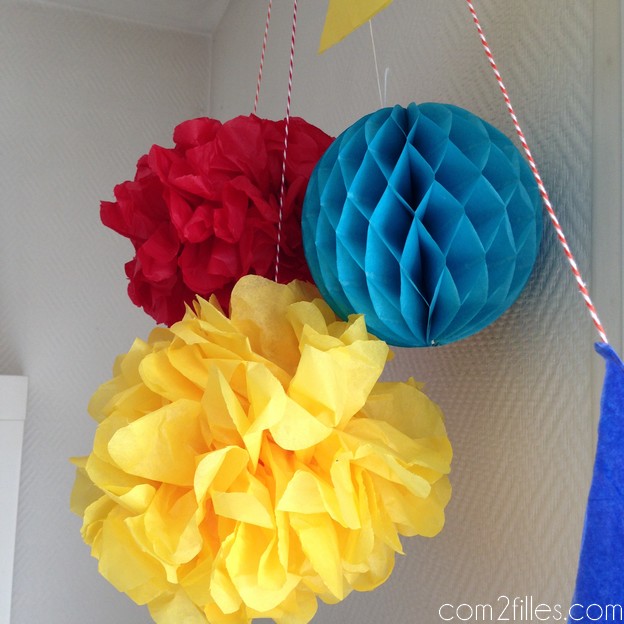 pompoms en papier de soie