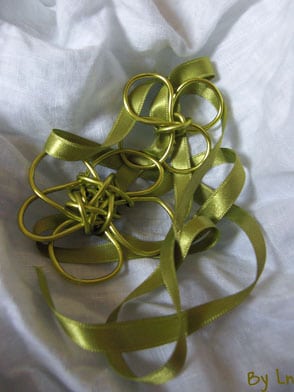 Collier ruban fil alu
