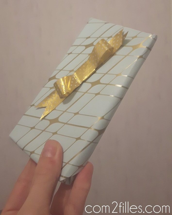 Paquet cadeau - noeud - masking tape