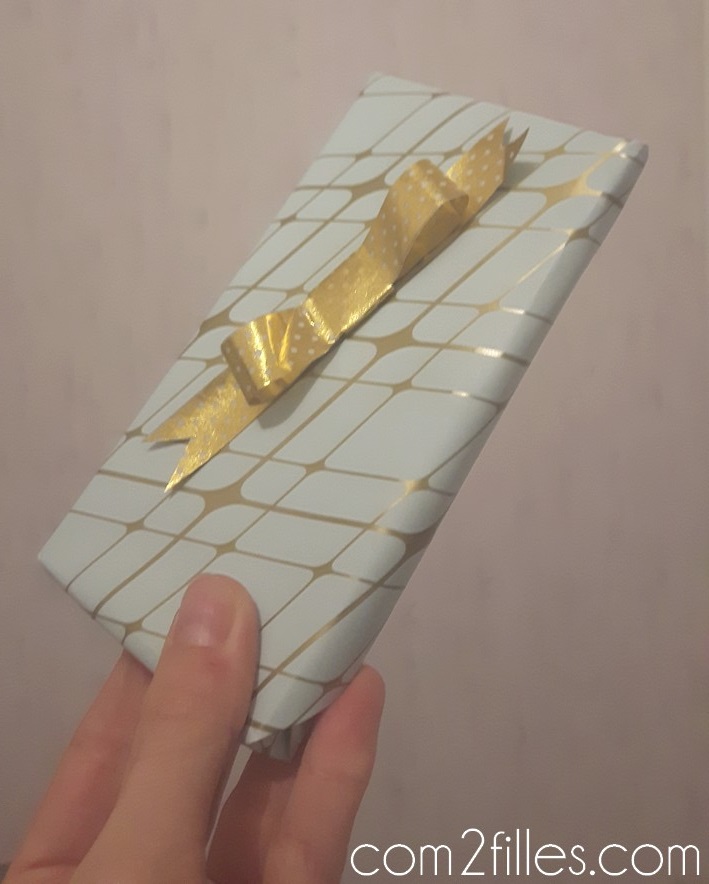Paquet cadeau - noeud - masking tape