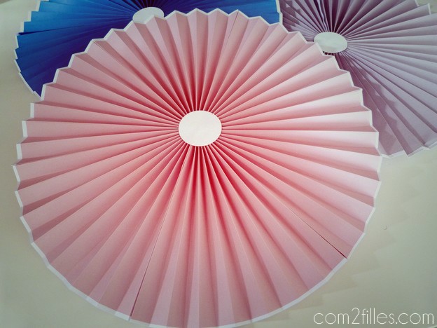 grandes rosaces en papier diy - rosette paper