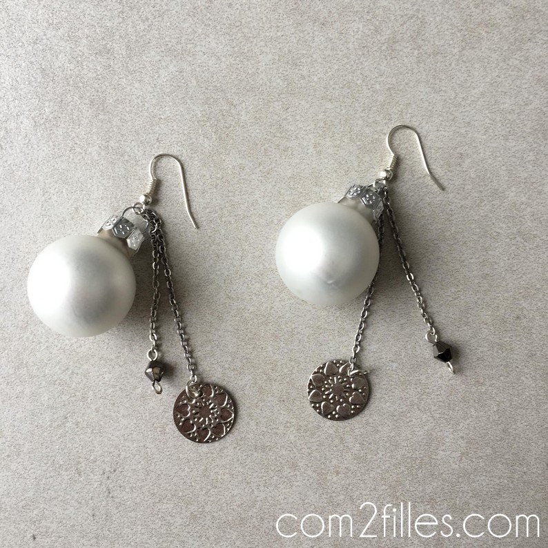 Upcycling - boule de noel - boucles d'oreille