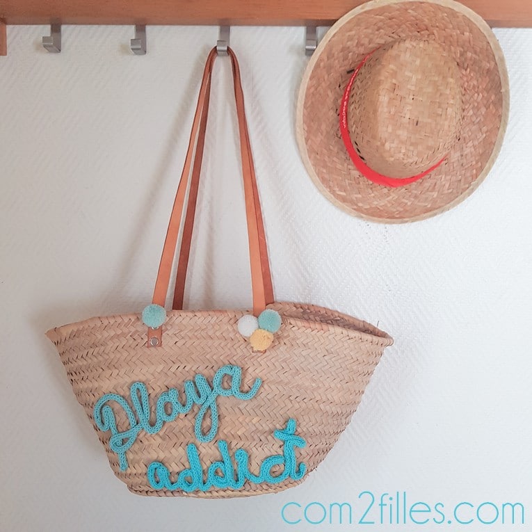 panier paille - plage - tricotin et pompons