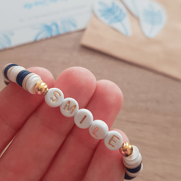 bracelet message diy - heishi perles lettres